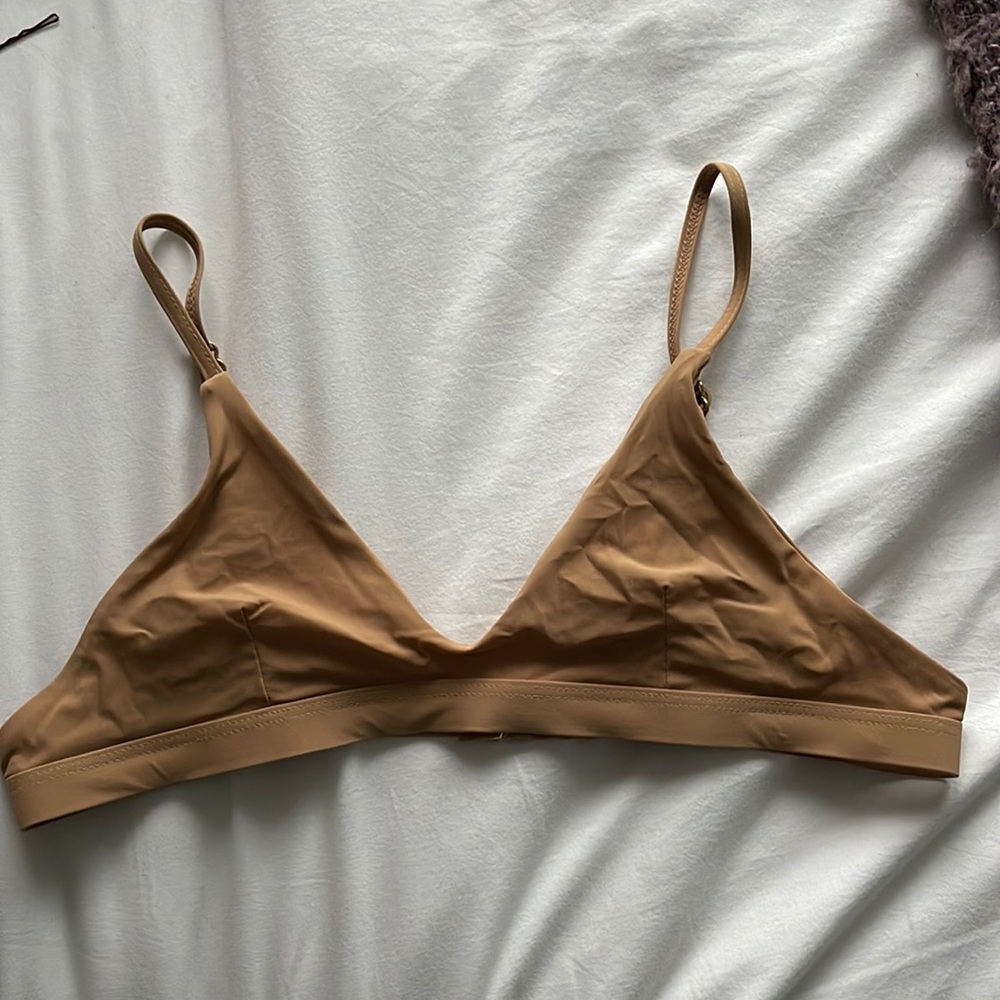 Pō swim nude bikini top